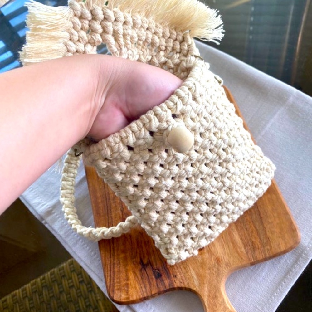 Handmade Macrame Purse - Picture 2 of 4